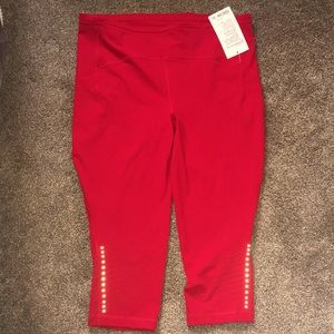 Lululemon Swift Speed HR Crop Size 18 NWT. Color Red.